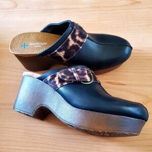 Baretraps Women's Black and Brown Clogs Size 8.5